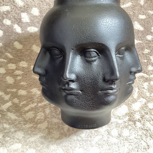 Multi-Face Vase - Picture 2 of 2